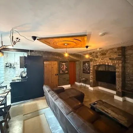 Stylish Industrial 1 Bed Διαμέρισμα *