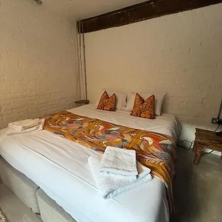 Stylish Industrial 1 Bed * Bristol
