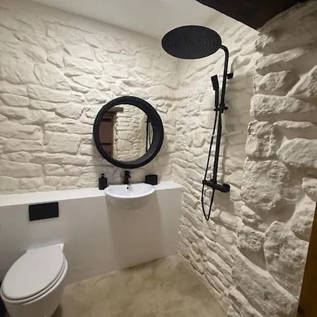 Stylish Industrial 1 Bed アパート