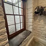 Апартаменти Stylish Industrial 1 Bed