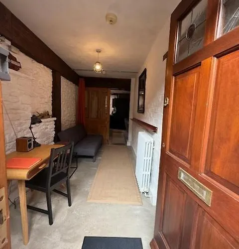 Stylish Industrial 1 Bed * Bristol