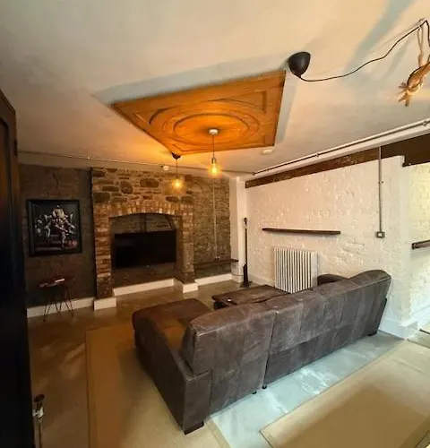 Stylish Industrial 1 Bed Apartament