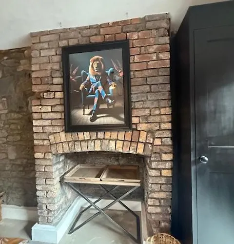 Stylish Industrial 1 Bed Apartament